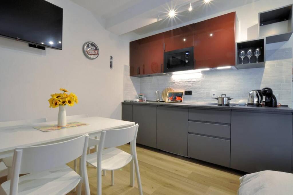 Special 10 - Comfort And Style In The Heart Of Historic Turin Center エクステリア 写真